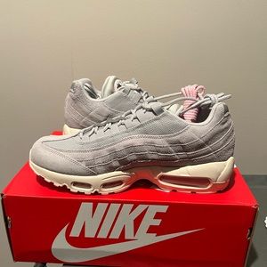New Nike Air Max 95 Shoes - Grey Fog/ Pink Foam MEN'S 9.5/ WMNS 11  DX2670-001
